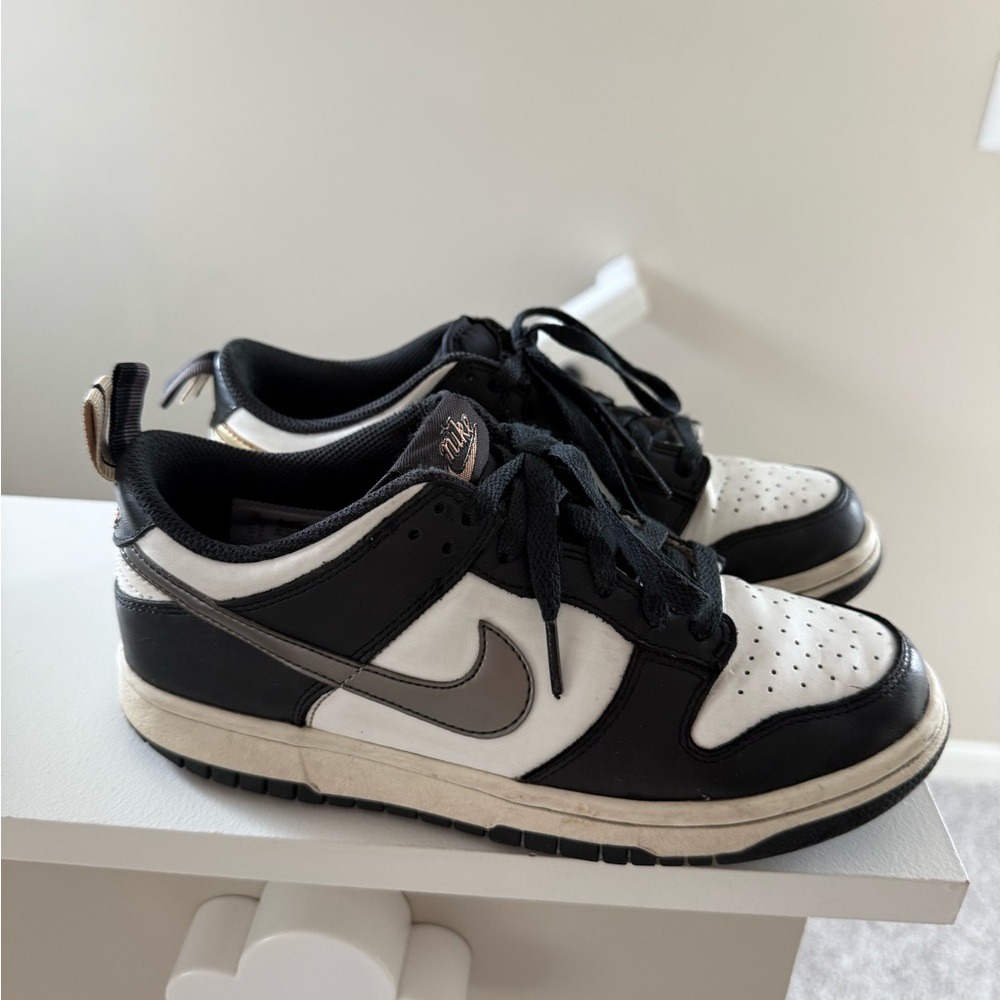 Nike Dunk Low Black/Metallic